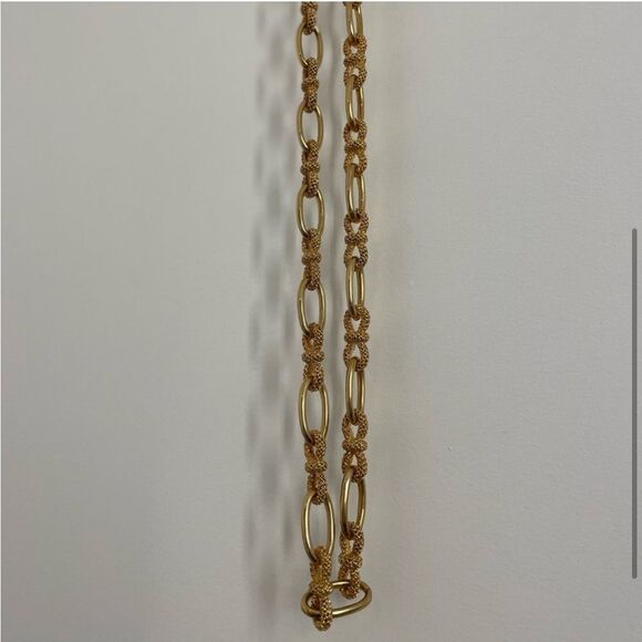 C. Wonder Gold Chain Necklace - Picture 4 of 4